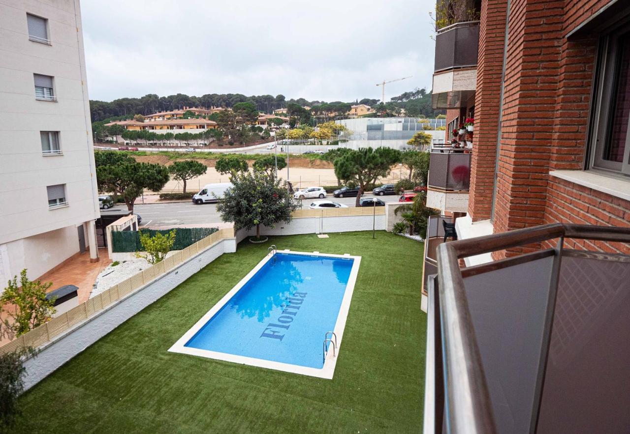 Two Bedroom Stylish Studio, 5 Minutes Walk From The Beach Lloret de Mar Exterior photo
